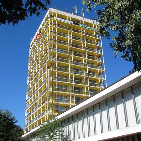 International Home Of Scientists Joliot Curie 圣君士坦丁和海伦那 外观 照片