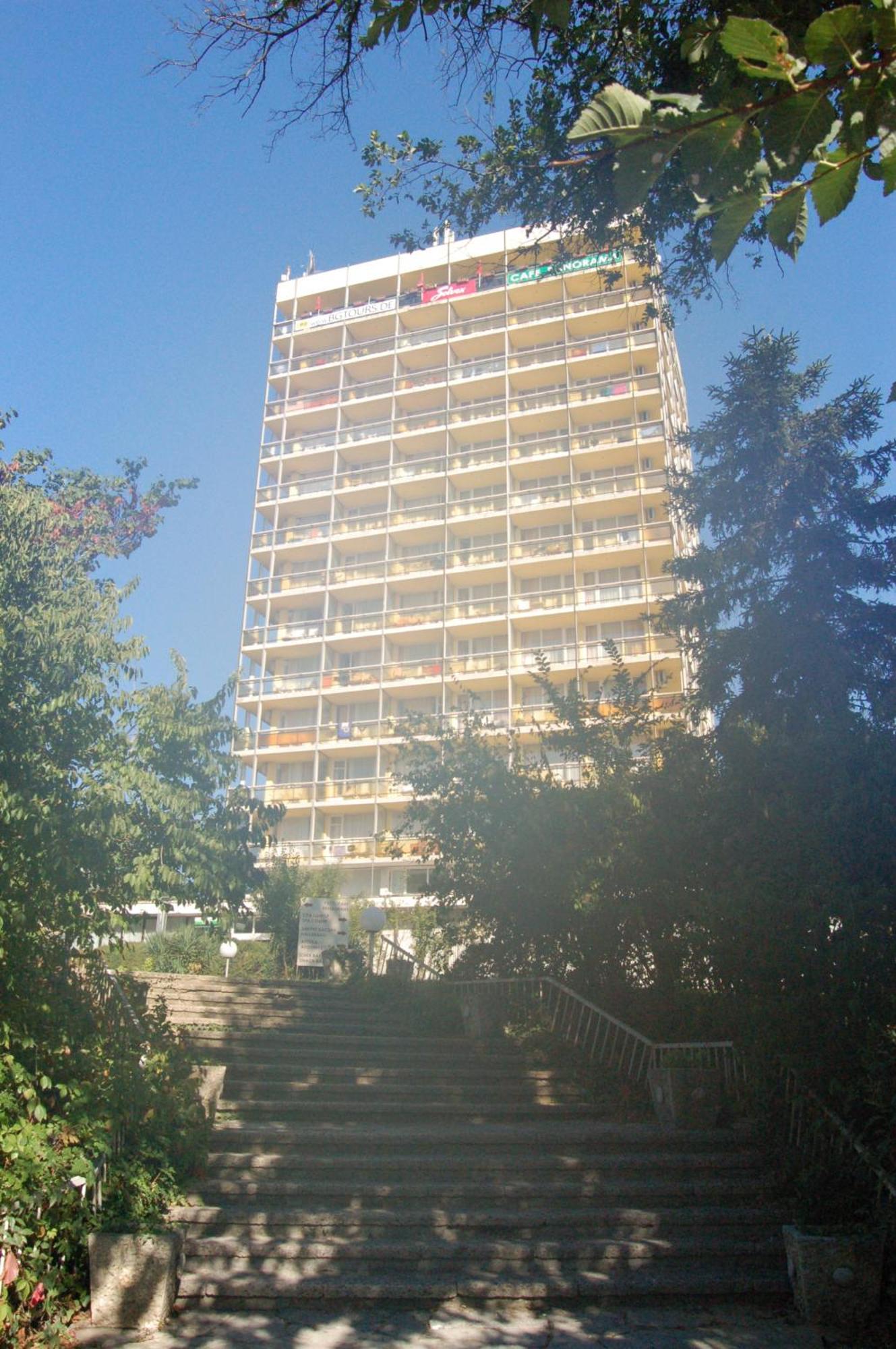 International Home Of Scientists Joliot Curie 圣君士坦丁和海伦那 外观 照片